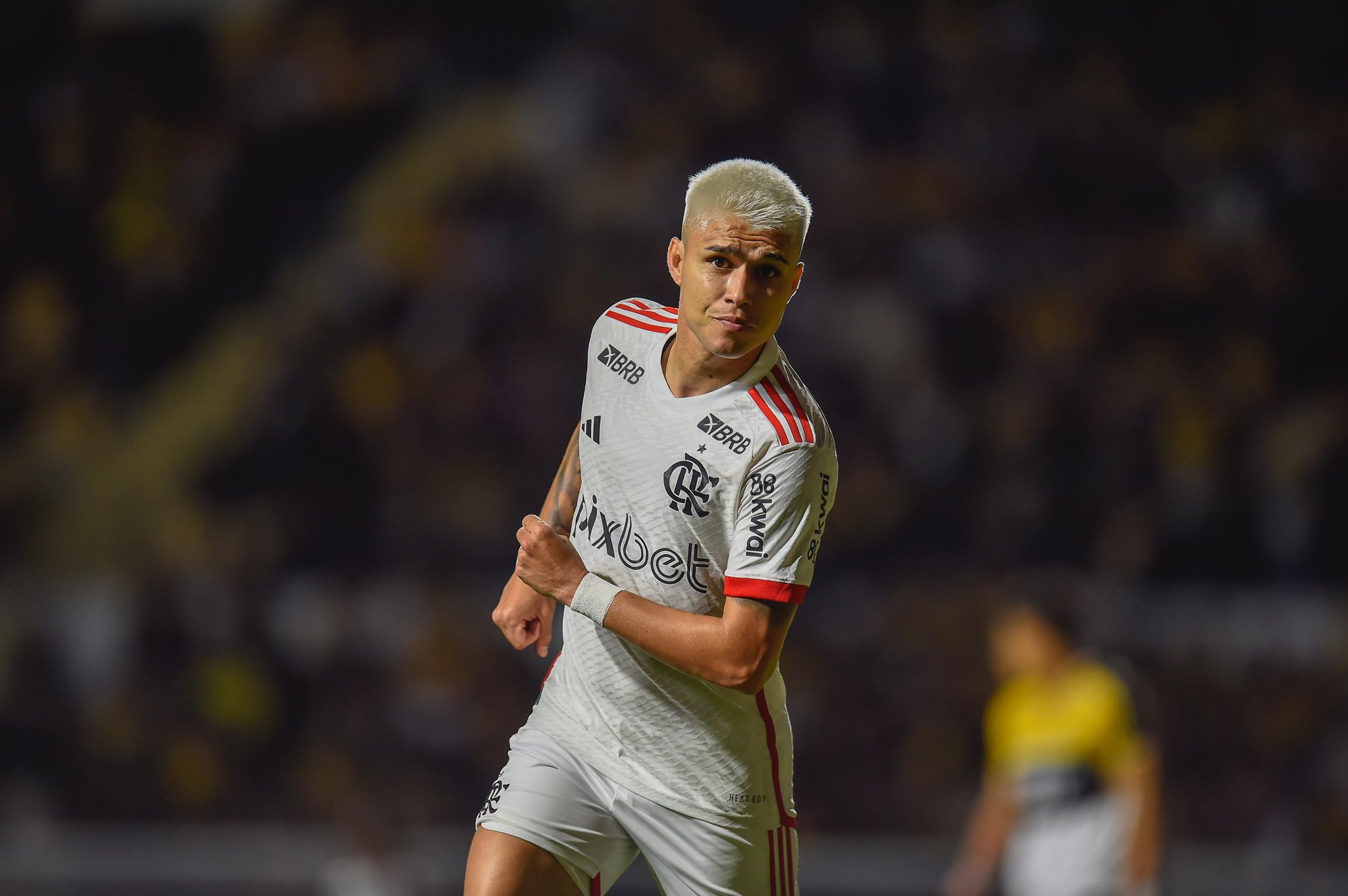 Luiz Araújo é o destaque ofensivo do Flamengo em 2025; Filipe Luís pode ter quatro reforços para o clássico